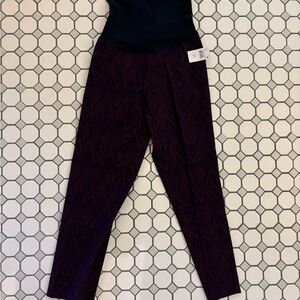 A Pea in the Pod Zigzag Maternity Pants